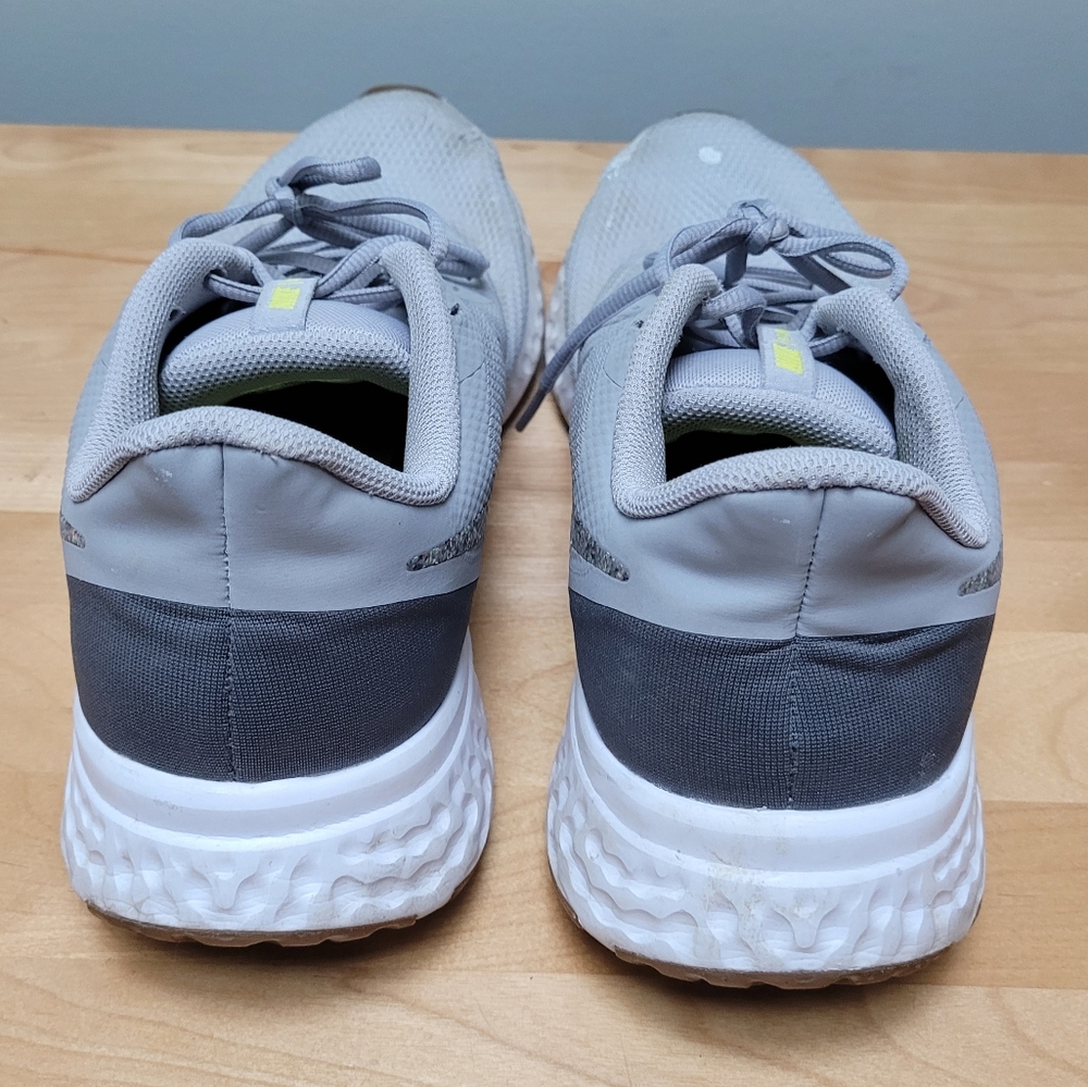 NIKE | Revolution 5 Premium Lace-Up Running Shoes, Sz 12 - Picture 3 of 3